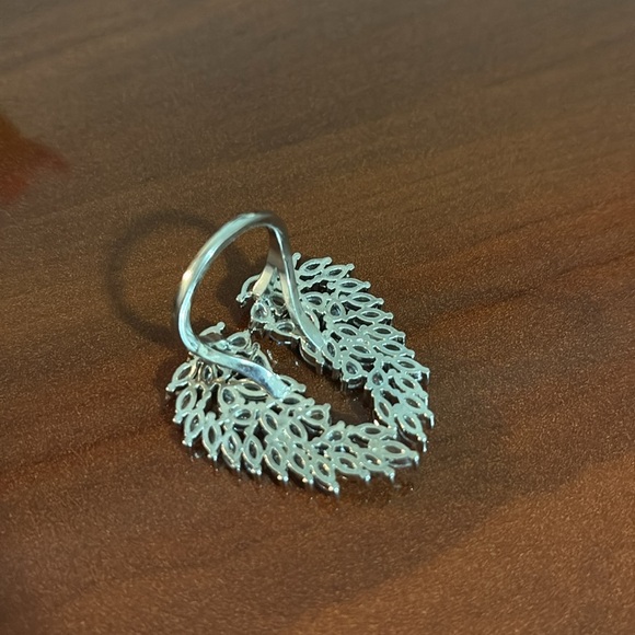 925 silver ANGEL WINGS opening adjustable ring Marquis CZs
NWOT - Picture 5 of 7